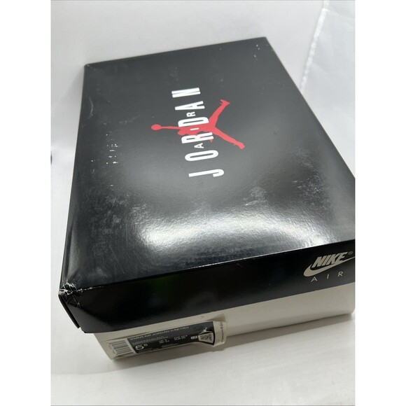 Air Jordan 11 Retro “Animal Instinct” Women's Shoes Black/Gym Red Sail White 5.5 - Picture 4 of 14